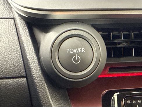 Used 2025 Toyota Prius Plug-In Hybrid image 21