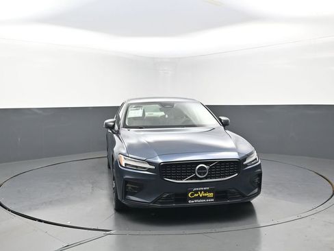 Used 2024 Volvo S60 B5 Ultimate image 4