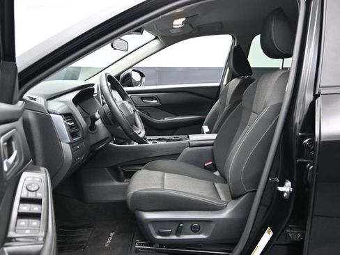 Used 2025 Nissan Rogue SV AWD/4WD image 23