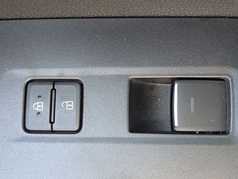Certified 2023 Toyota RAV4 XLE w/ Convenience Package AWD/4WD image 33