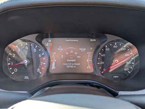 Used 2025 Jeep Compass Latitude w/ Convenience Group AWD/4WD image 26