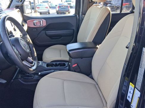 Used 2018 Jeep Wrangler Unlimited Sport S image 11