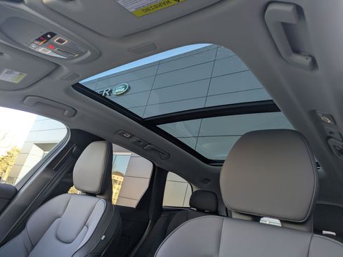 New 2026 Volvo XC60 B5 Plus w/ Climate Package image 14