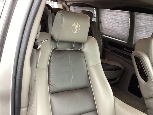 Used 2018 Chevrolet Express 2500 w/ Enhanced Convenience Package image 17