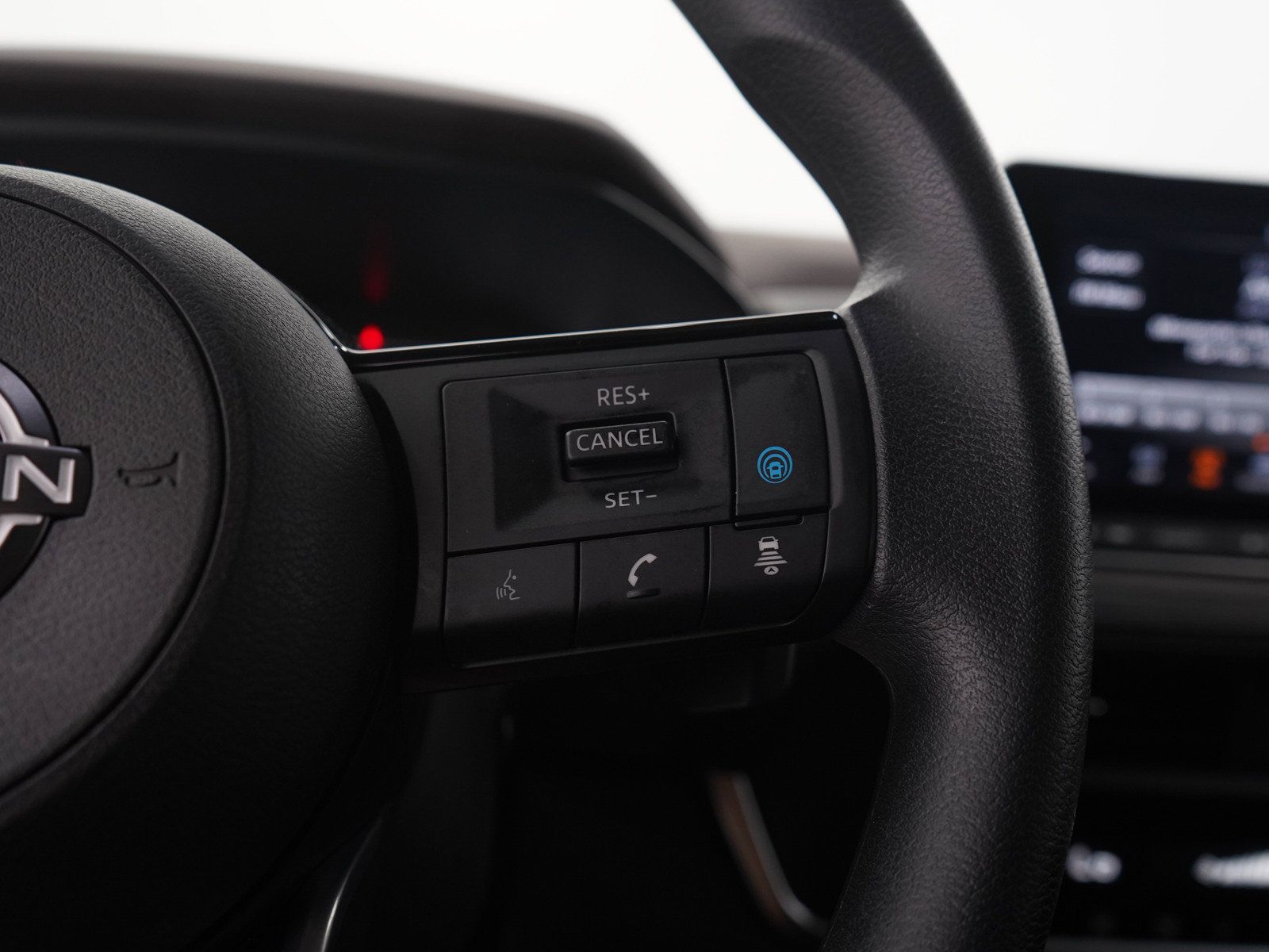 Used 2023 Nissan Rogue SV AWD/4WD image 28