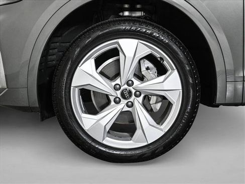 Certified 2025 Audi Q5 2.0T Premium Plus w/ Premium Plus Package AWD/4WD image 25