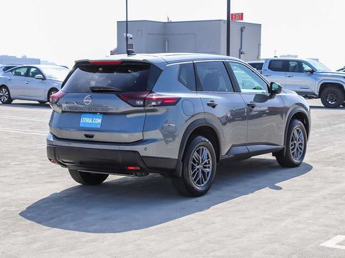 Used 2025 Nissan Rogue S FWD image 6