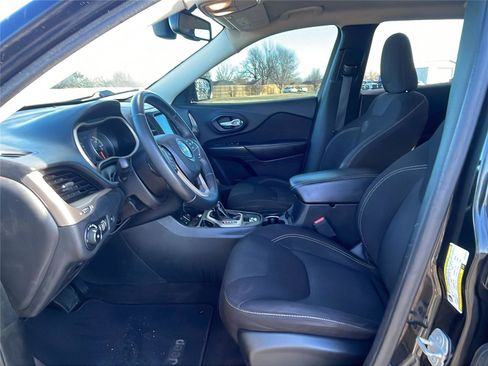 Used 2016 Jeep Cherokee Latitude w/ Comfort/Convenience Group image 21