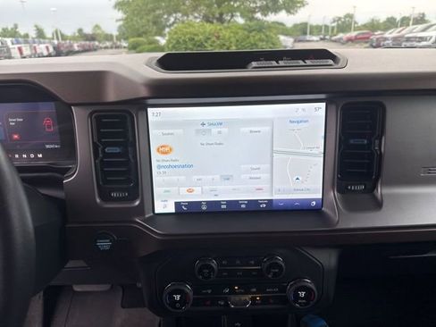 Used 2021 Ford Bronco Outer Banks AWD/4WD image 18