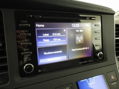 Used 2018 Toyota Sienna XLE w/ Carpet Mat Package image 15