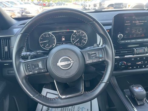 Used 2024 Nissan Pathfinder Rock Creek AWD/4WD image 16