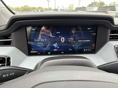 New 2027 Chevrolet Bolt LT w/ Comfort Package FWD image 21