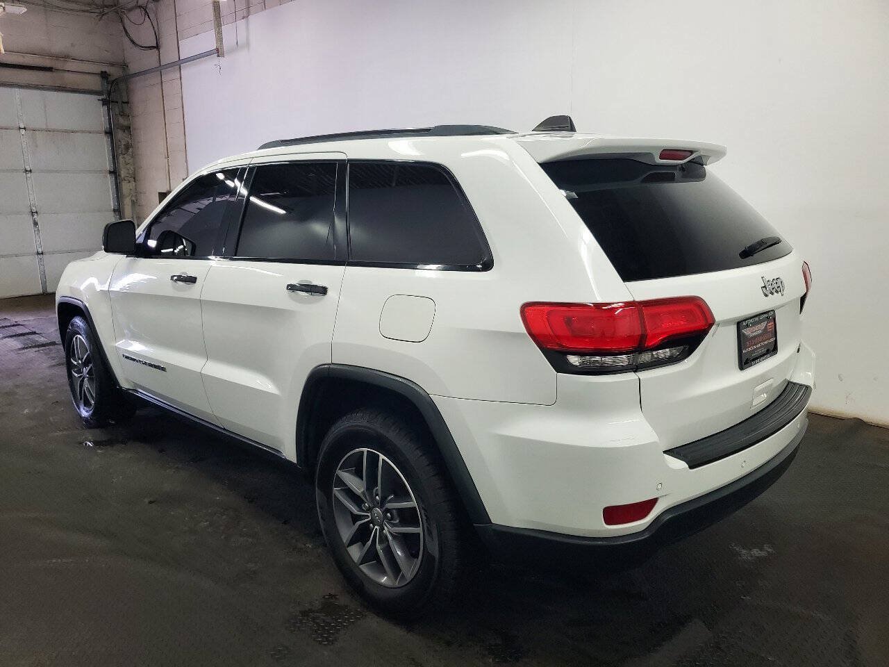 Used 2018 Jeep Grand Cherokee Limited RWD image 5