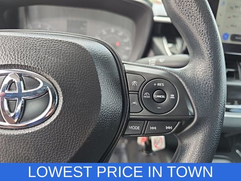 Used 2025 Toyota Corolla LE FWD image 17