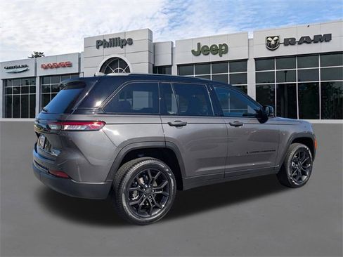 New 2025 Jeep Grand Cherokee Limited image 4