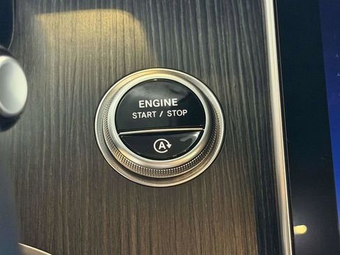 Certified 2022 Mercedes-Benz C 300 4MATIC Sedan image 28