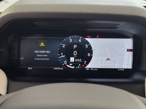 Used 2025 Land Rover Discovery Sport Dynamic SE image 15