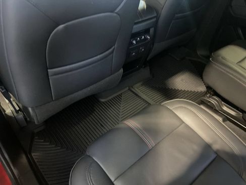Used 2023 Chevrolet Traverse RS AWD/4WD image 22