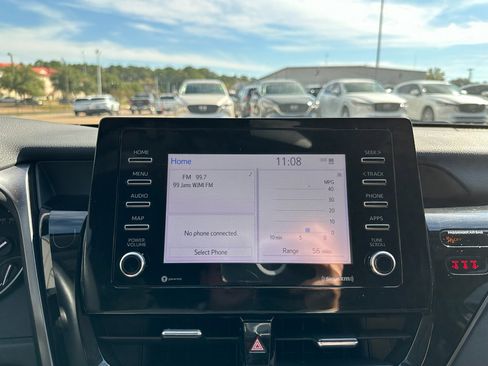 Used 2023 Toyota Camry SE image 11