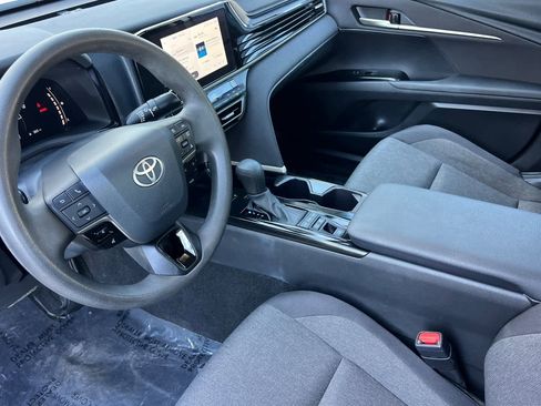 Used 2025 Toyota Camry LE image 12