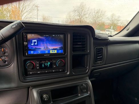 Used 2007 GMC Sierra 2500 SLT w/ Heavy-Duty Power Package image 14