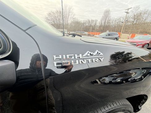 Used 2019 Chevrolet Silverado 1500 High Country image 29