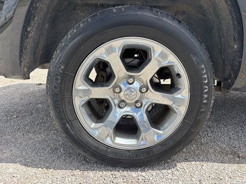 Used 2016 RAM 1500 Laramie AWD/4WD image 19