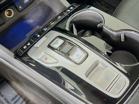 Certified 2024 Hyundai Tucson Limited AWD/4WD image 16