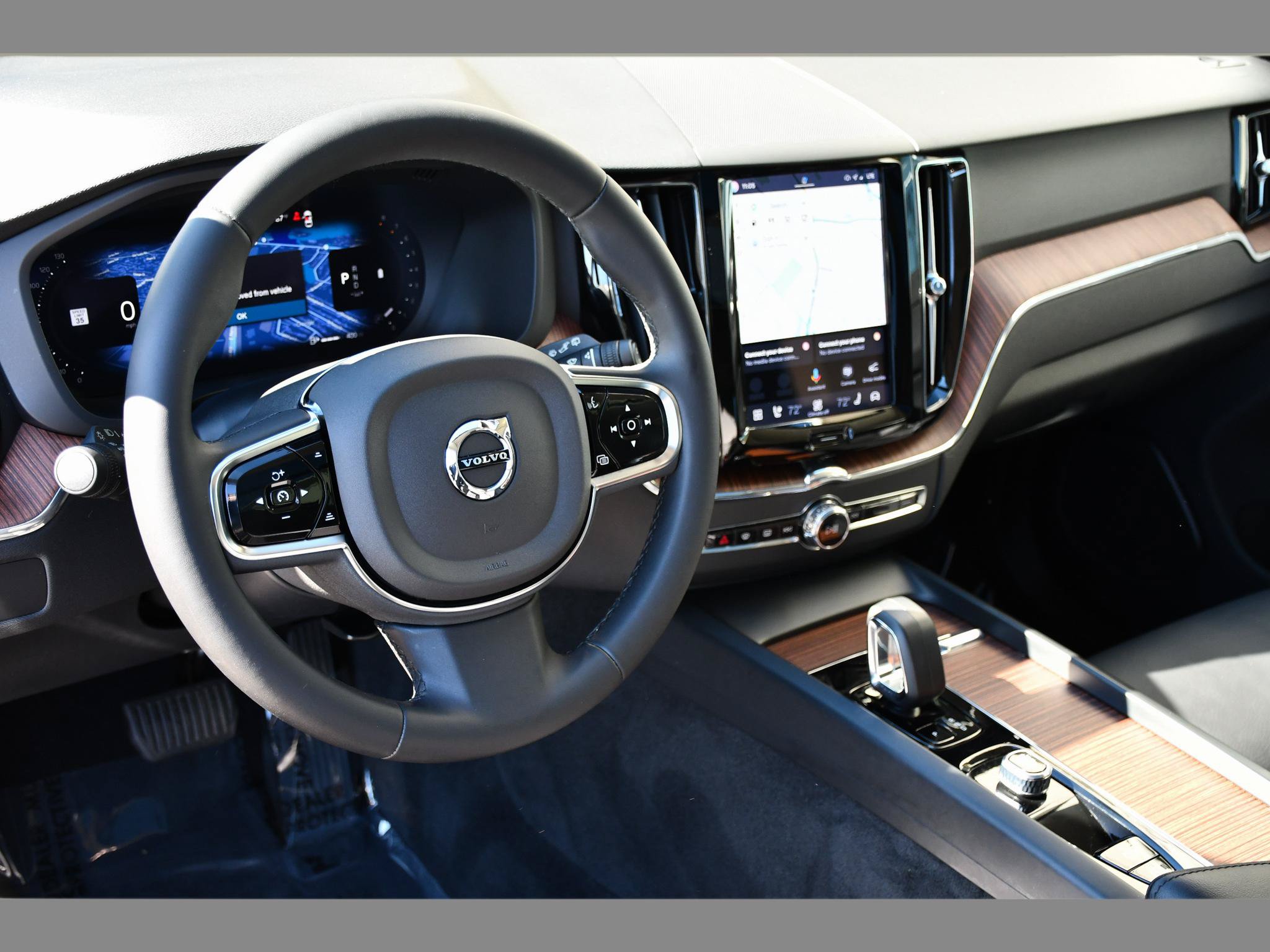 Certified 2024 Volvo XC60 B5 Plus w/ Protection Package Premier AWD/4WD image 13