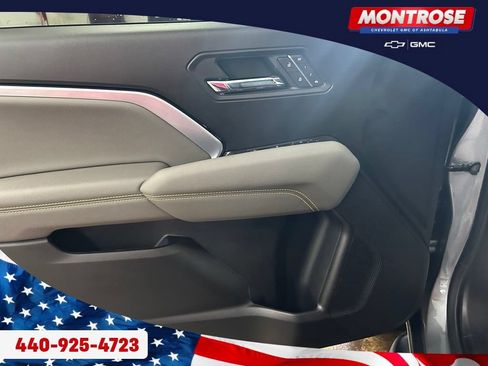 Used 2025 Chevrolet Colorado ZR2 w/ Technology Package AWD/4WD image 9