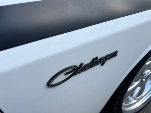 Used 2012 Dodge Challenger R/T RWD image 7