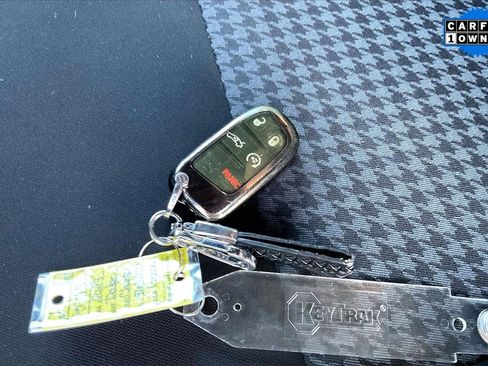 Used 2023 Dodge Charger SXT w/ Blacktop Package image 10