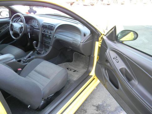 Used 2002 Ford Mustang GT Premium image 18