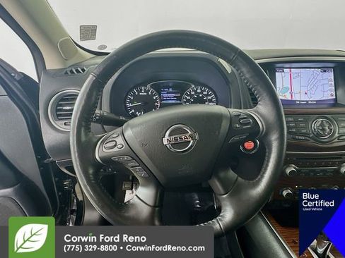 Used 2020 Nissan Pathfinder Platinum image 15