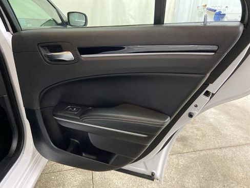 Used 2019 Chrysler 300 S image 14