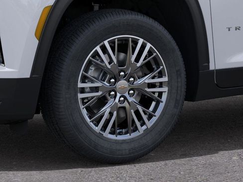 New 2025 Chevrolet Traverse LT image 9