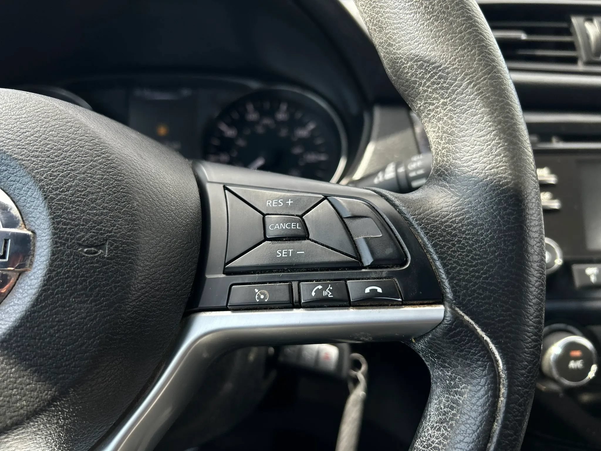 Used 2017 Nissan Rogue S AWD/4WD image 36