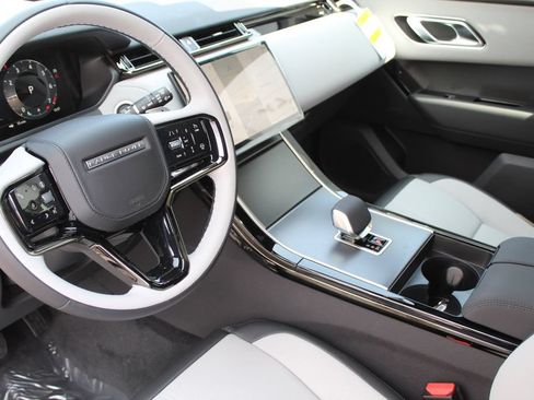 New 2026 Land Rover Range Rover Velar S AWD/4WD image 32