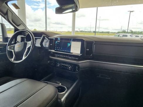 Used 2024 Chevrolet Silverado 2500 LTZ w/ LTZ Convenience Package AWD/4WD image 21