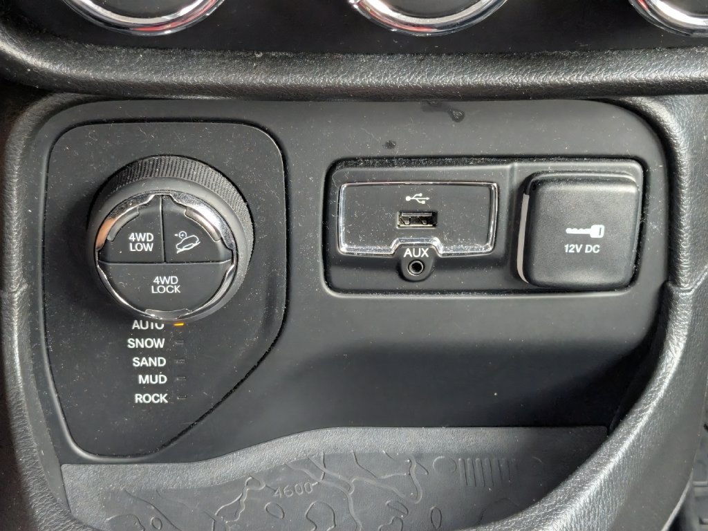 Used 2017 Jeep Renegade Trailhawk w/ Safety & Security Group AWD/4WD image 22