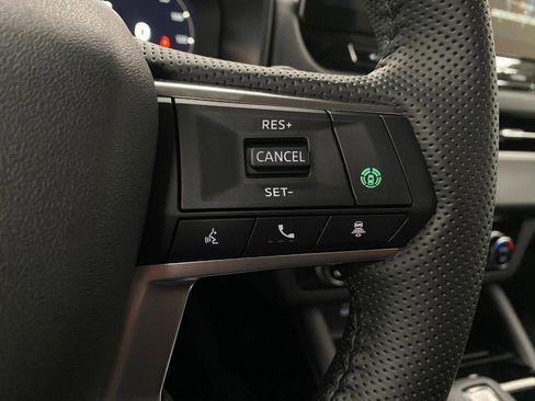 New 2025 Mitsubishi Outlander SE image 16