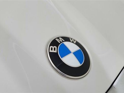 Used 2025 BMW 540i xDrive image 16