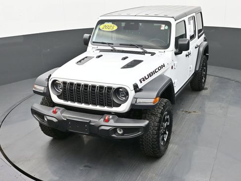 Used 2025 Jeep Wrangler Unlimited Rubicon image 45