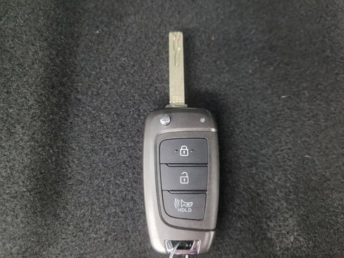 Used 2020 Hyundai Venue SE FWD image 32