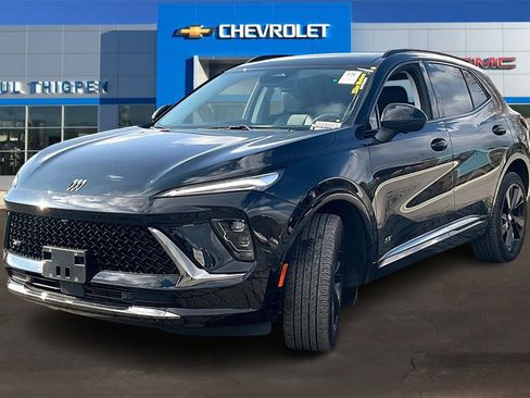 Used 2025 Buick Envision Sport Touring image 3