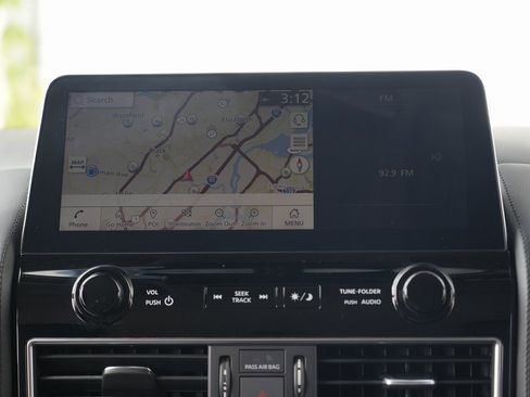 Used 2021 Nissan Armada SV w/ SV Appearance Package image 33