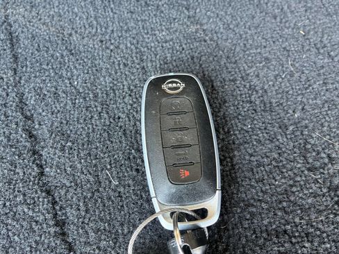 Used 2025 Nissan Rogue SV FWD image 26