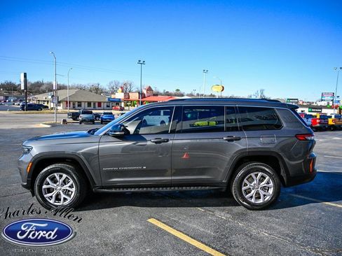 Used 2022 Jeep Grand Cherokee L Limited w/ Luxury Tech Group II image 4