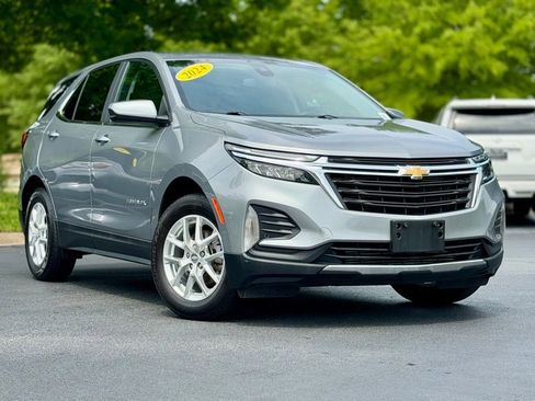 Used 2024 Chevrolet Equinox LT FWD image 2