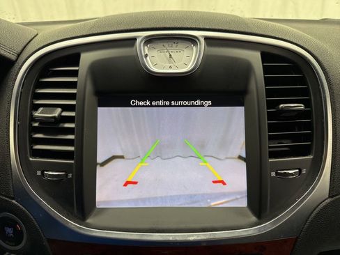 Used 2014 Chrysler 300 image 27